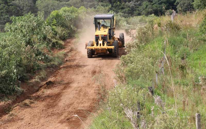 Secretaria de Viação e Obras realiza manutenção nas Estradas Gerais